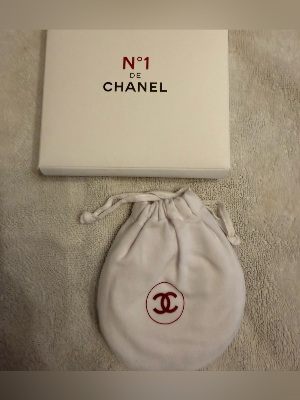 CHANEL Beauty washable cotton pads